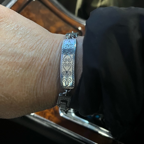 BRIGHTON Silver Tone Etched Bar Panel Links Bracelet - Picture 7 of 7